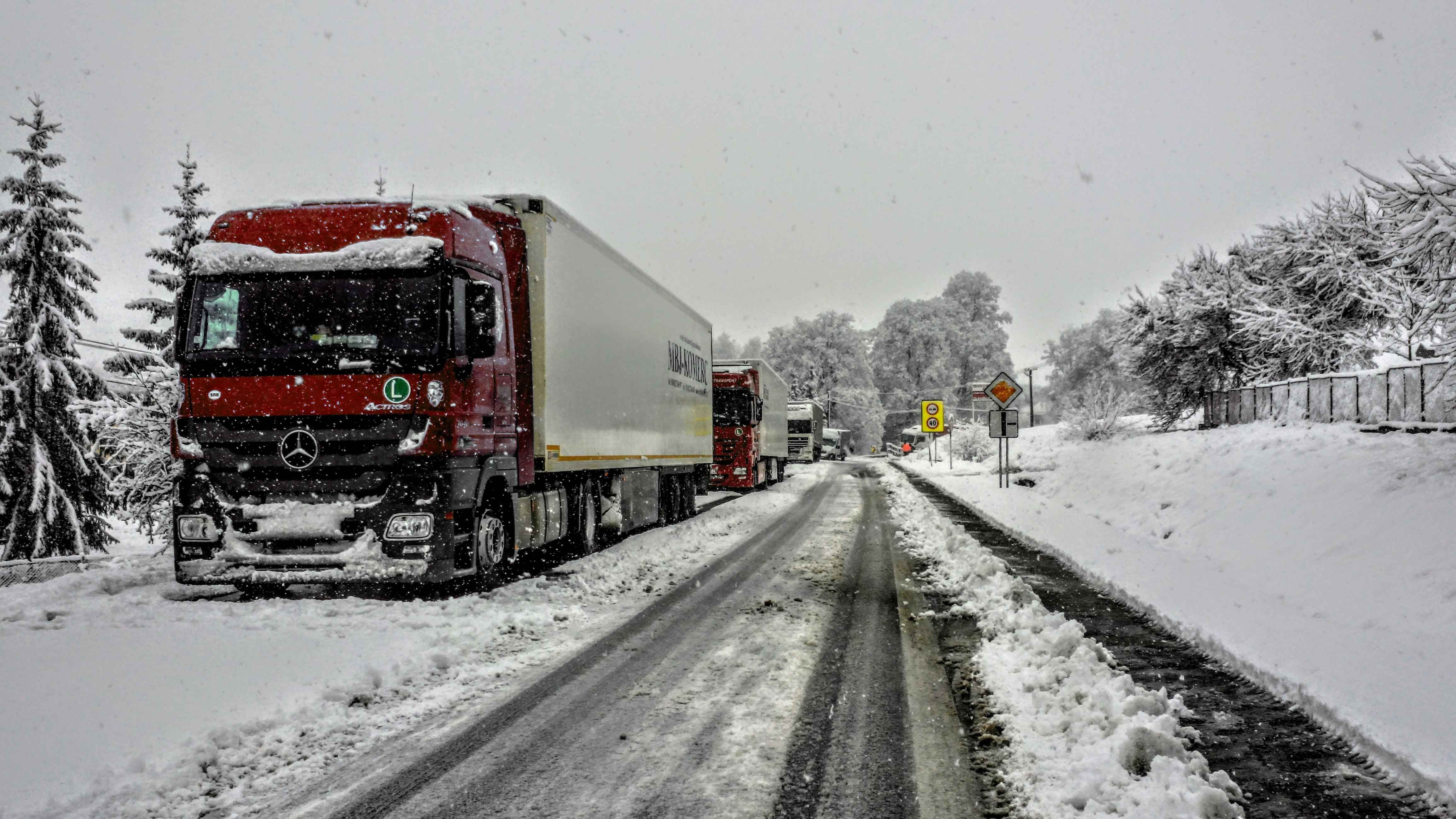 Truckers will hit 2 regions of snowstorms this week
